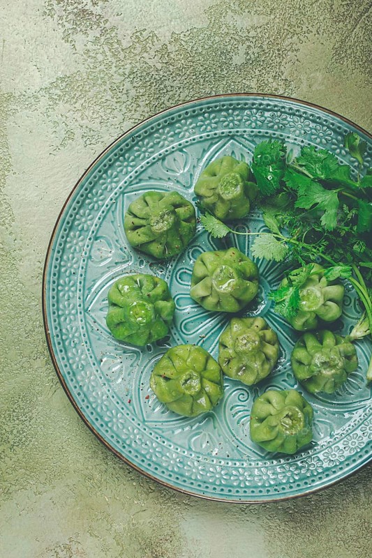 Green khinkali, khinkali with spinach, Georgian cuisine, homemade, no people
