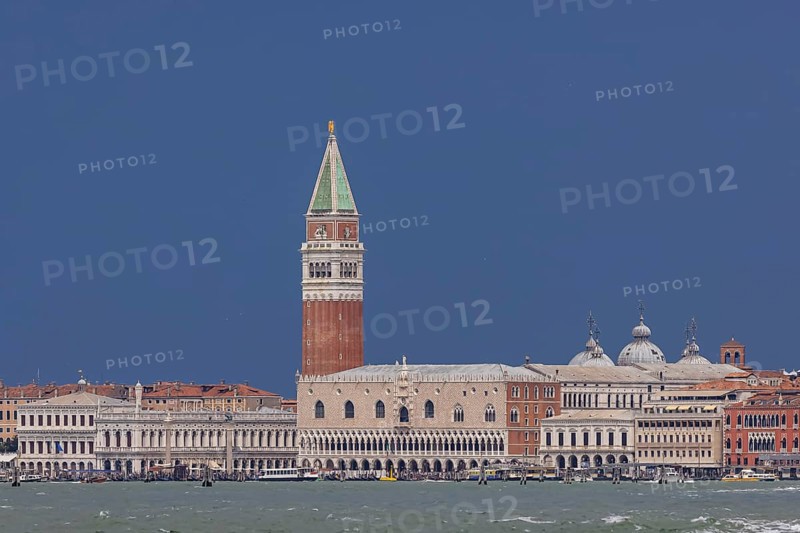 City view of Venice, view of the city from the Canale della Giudecca. St Mark's Square, St Mark's Basilica, Basilica di San Marco, St Mark's Tower, Campanile San Marco, Doge's Palace, Palazzo Ducale, Venice, Venezia, Veneto, Italy, Europe