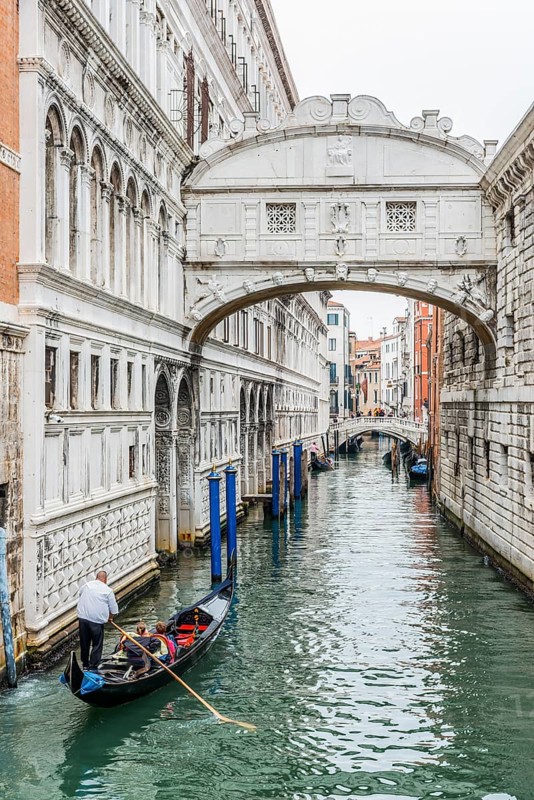 Gondola guide, old town, historical, canal, gondola, tourism, travel, city trip, architecture, white, Venice, Italy, Europe