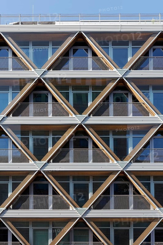Façade with honeycomb structure, office building The Cradle, innovative timber hybrid building by HPP Architekten, sustainable construction, Düsseldorf Media Harbour, Düsseldorf, North Rhine-Westphalia, Germany, Europe