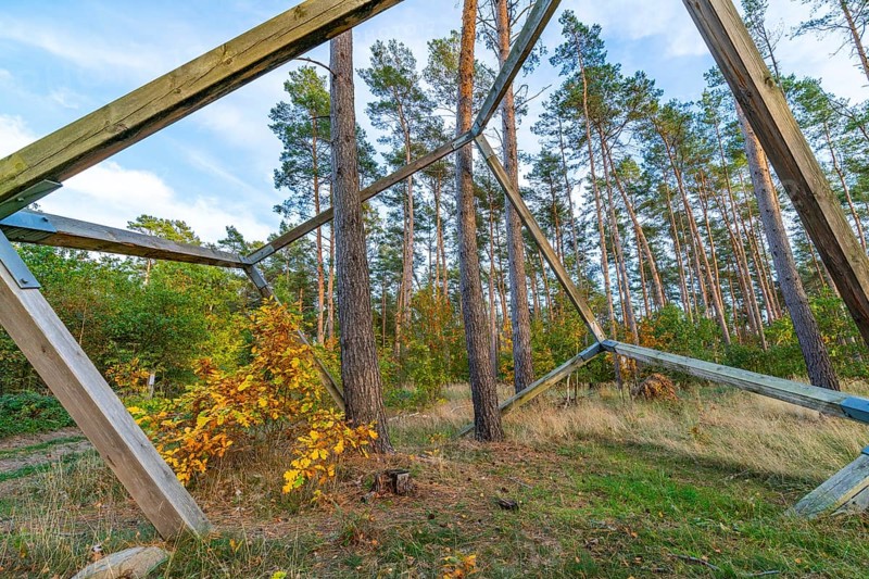 Art installation with large wooden cubes, artist Susken Rosenthal, International Art Trail, Hoher Fläming nature park Park, Brandenburg, Germany, Europe