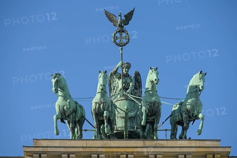 Quadriga, Brandenburg Gate, Pariser Platz, Mitte, Berlin, Germany, Europe