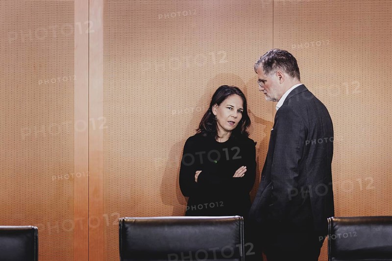 (L-R) Annalena Bärbock (Alliance 90/The Greens), Federal Foreign Minister, and Wolfgang Schmidt (SPD), Head of the Federal Chancellery, pictured during the weekly cabinet meeting in Berlin, 21/08/2024