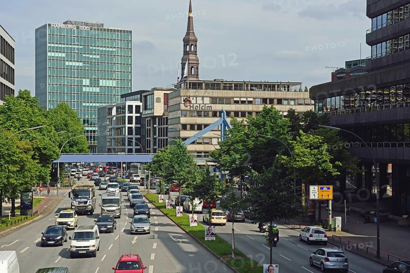Hamburg, Old Town, Willy-Brandt-Str., main thoroughfare