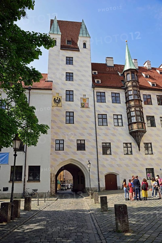 Europe, Germany, Bavaria, state capital Munich, Old Town, Alter Hof, built in 1253 by Ludwig the Strict, Gothic bay window, Europe