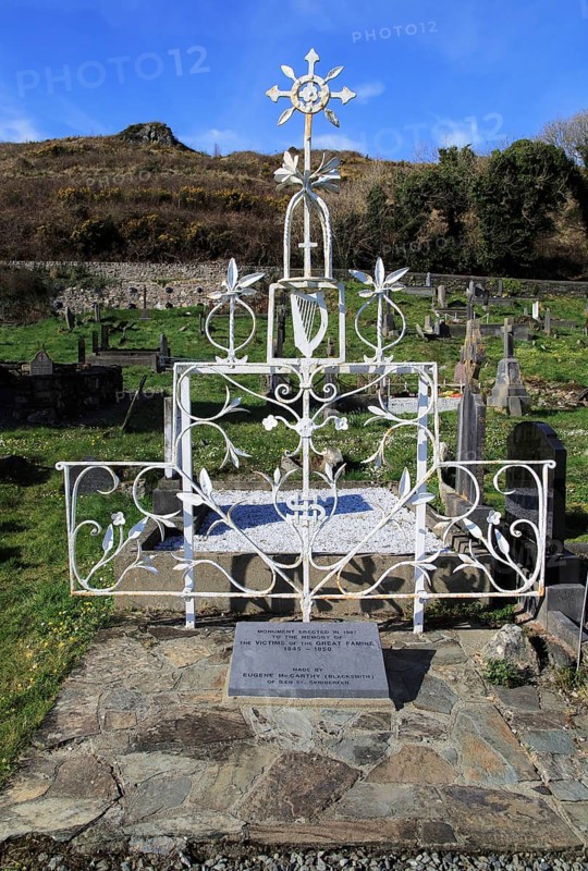 Irish potato famine memorial at Abbeystrewry cemetery, Skibbereen, County Cork, Ireland, Irish Republic, Europe