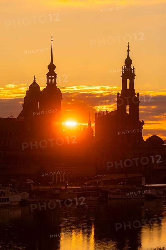 Sunset over Dresden's historic city centre with Ständehaus, Georgentor, Residenzschloss and Hofkirche, Dresden, Saxony, Germany, Europe