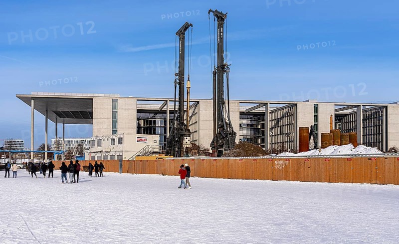 Building site with construction fence, Berlin Reichstag, government district, Berlin, Germany, Europe