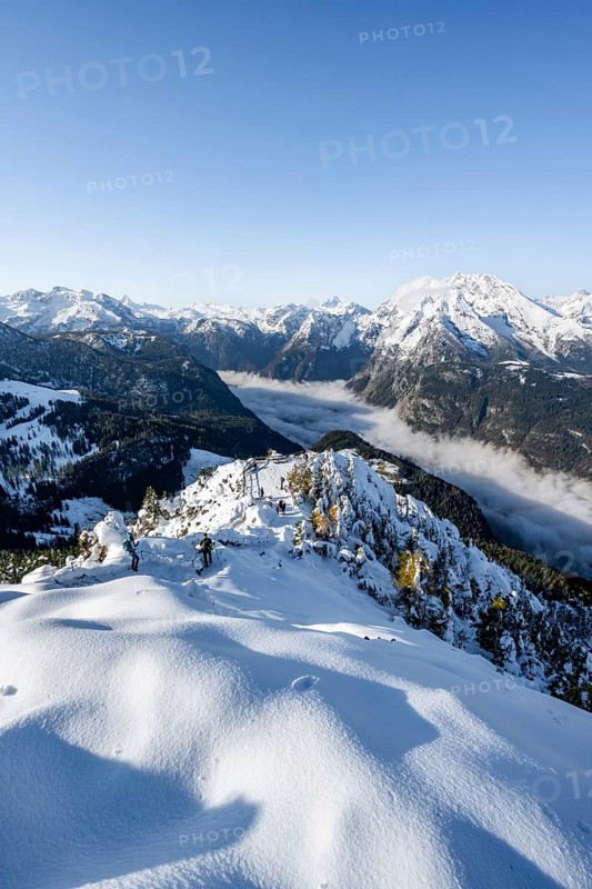 Snow-covered summit of the Jenner with viewing platform in autumn, view of the sea of clouds and Watzmann, Berchtesgaden National Park, Berchtesgaden Alps, Schönau am Königssee, Berchtesgadener Land, Bavaria, Germany, Europe