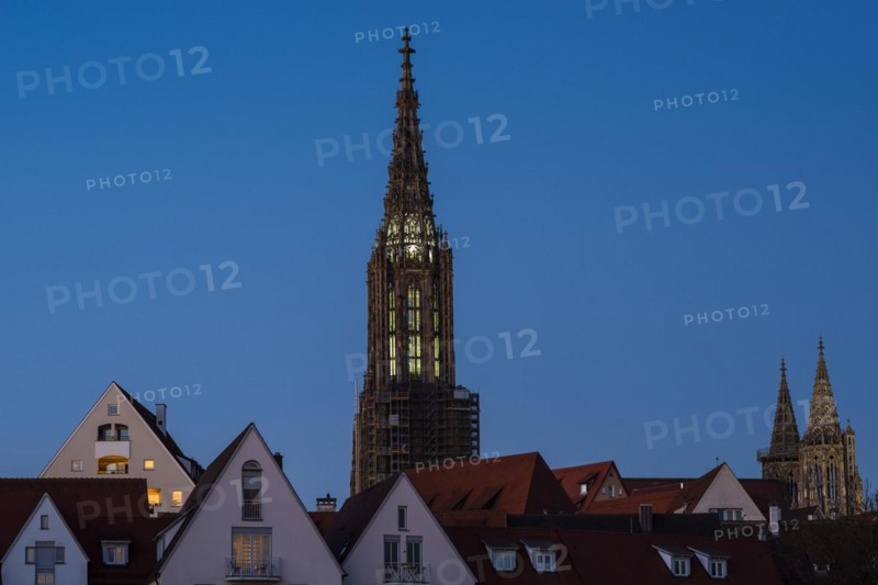 View from Neu-Ulm, Bavaria over the Danube to Ulm Minster, Ulm, Swabian Alb, Baden-Württemberg, Germany, Europe