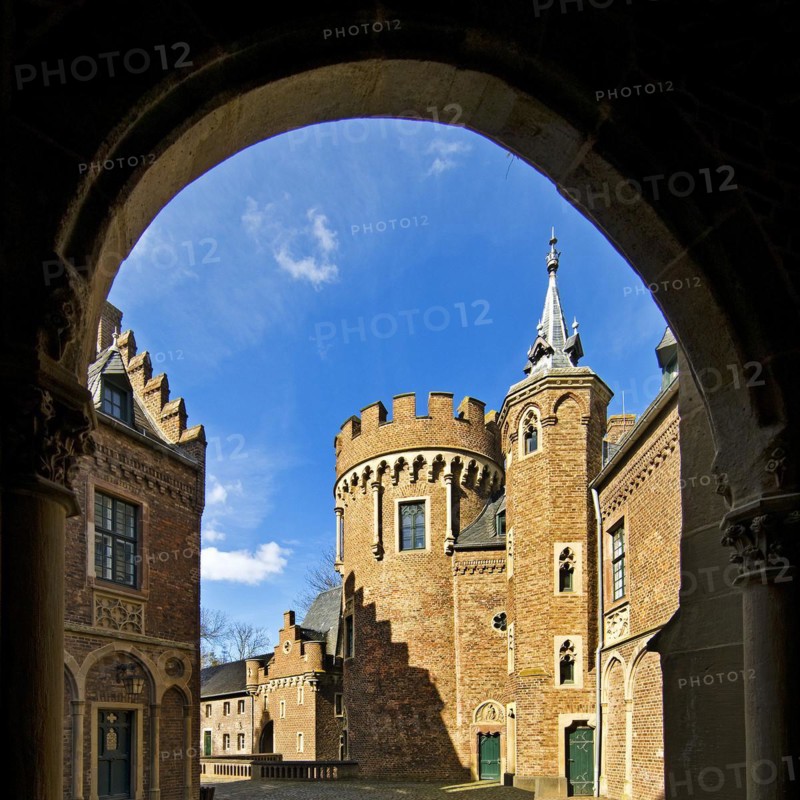 Paffendorf Castle, popular excursion destination, Bergheim, Rhine-Erft district, Rhenish lignite mining area, North Rhine-Westphalia, Germany, Europe