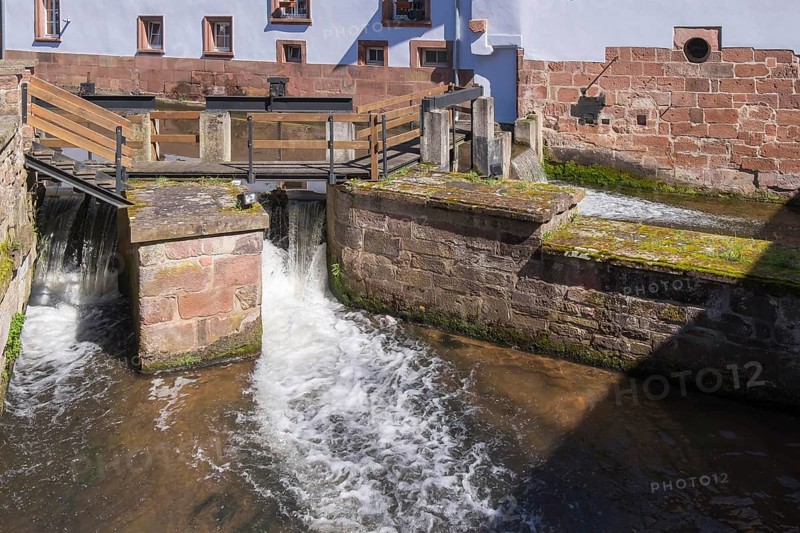 Lock at the Canal de la Lauter, Lauter Canal, Lauter, river, Wissembourg, Weissenburg, Alsace, France, Europe