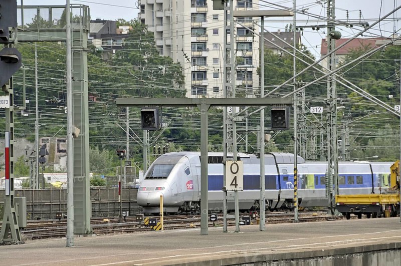 French high-speed train (TGV Stuttgart-Paris), main railway station, Stuttgart, Baden-Württemberg, Germany, Europe