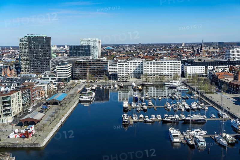 Willemdok, Jachthaven Antwerpen harbour basin, old harbour district, Het Eilandje of Antwerp, formerly disreputable, dingy district, now modern, hip district, with lots of culture, living space, leisure, gastronomy, trendy district, Flanders, Belgium, Europe