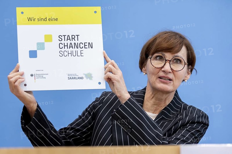 Bettina Stark-Watzinger (FDP), Federal Minister of Education and Research, at a press conference on the signing of the Startchancen programme, at the Haus der Bundespressekonferenz in Berlin, 04.06.2024