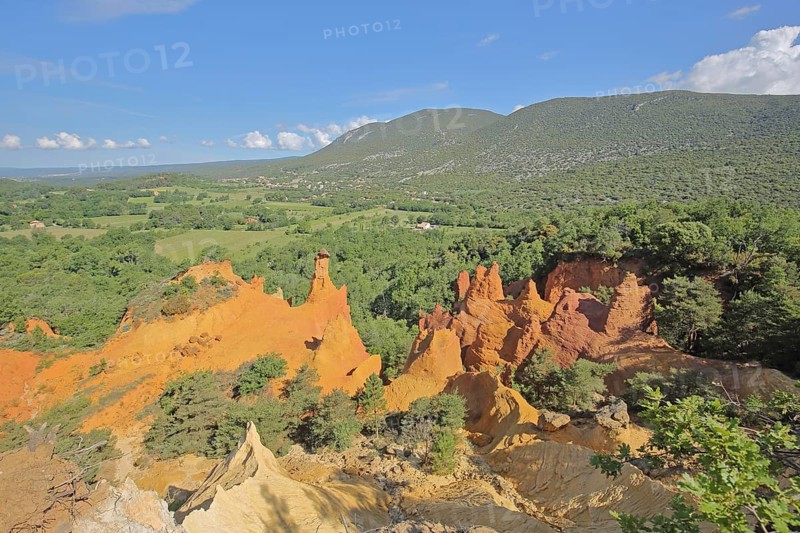Landscape with red rock formations, ochre quarry, ochre rocks, red, bizarre, rocky landscape, mountains, Colorado Provencal, Rustrel, Roussillon, Luberon, Vaucluse, Provence, France, Europe