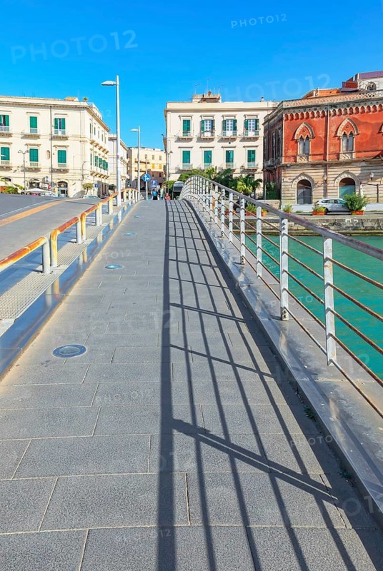 Saint Lucy Bridge connecting Syracuse to Ortygia Island, Ortygia, Syracuse, Sicily, Italy, Europe