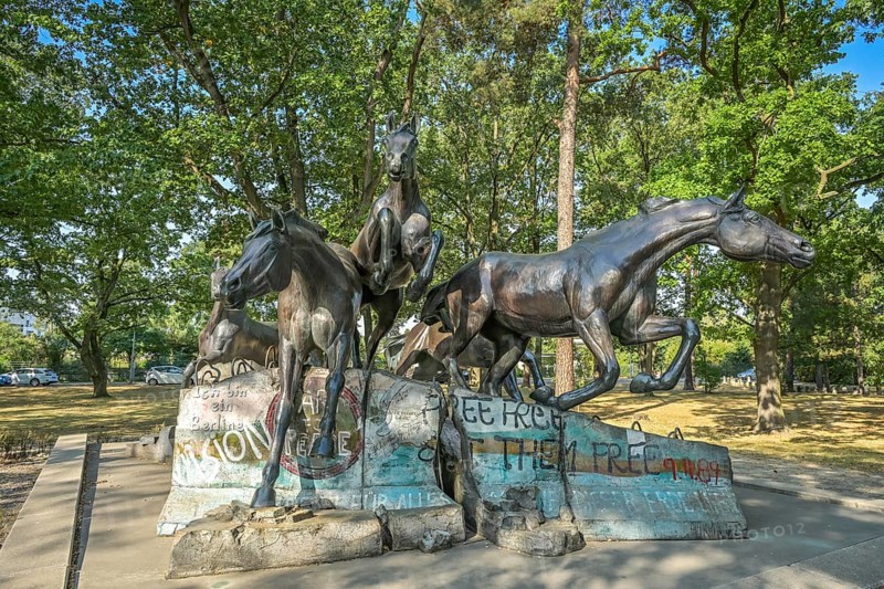Monument 'The Wind of Freedom', Clayallee, Dahlem, Steglitz-Zehlendorf, Berlin, Germany, Europe