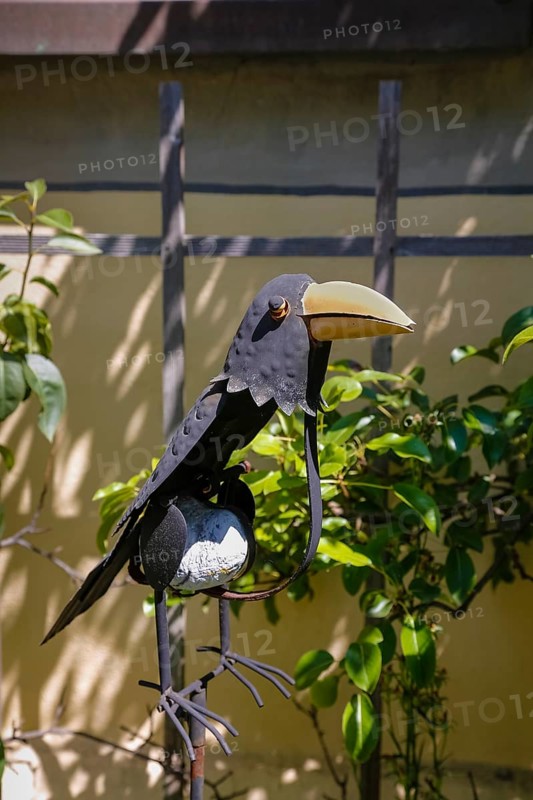 Garden Hotel and Restaurant Schloss Haigerloch, craftsmanship, small sculpture, bird, replica, raven, garden ornament, accessory, Haigerloch, Zollernalbkreis, Baden-Württemberg, Germany, Europe