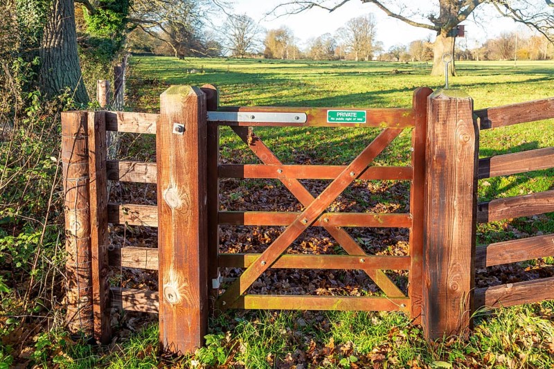 Access to countryside, Private No Public Right of Way sign on gate to field, Sutton, Suffolk, England, UK