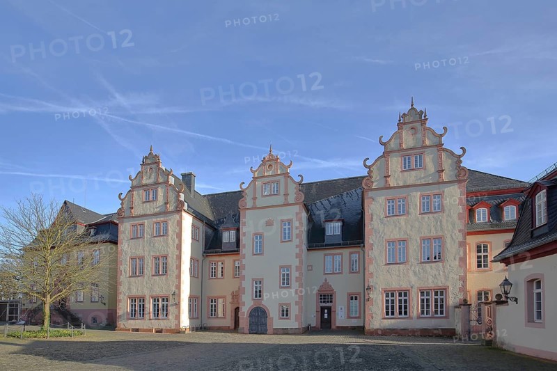 Renaissance castle with tail gable and today's tax office, castle complex, Friedberg, Wetterau, Hesse, Germany, Europe