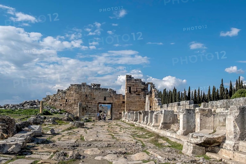 Ancient city of Hierapolis, Pamukkale, Denizli, UNESCO World Heritage Site, Anatolia, Turkey, Asia Minor, Asia