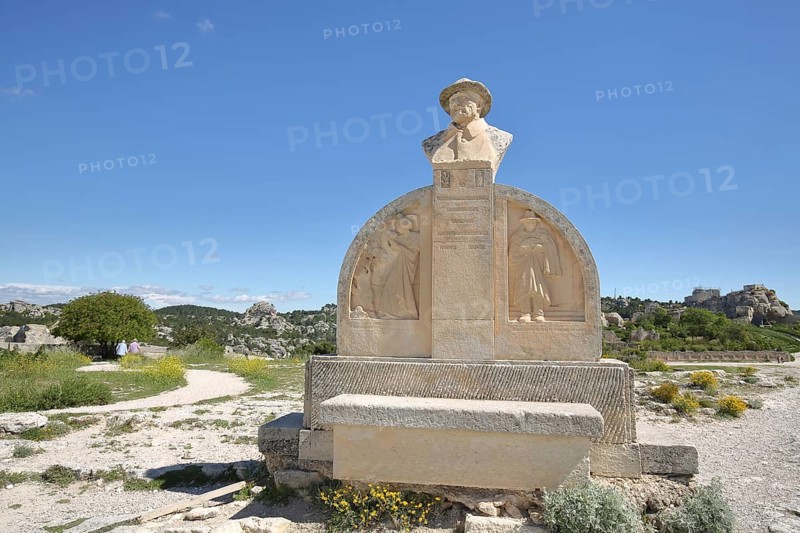 Monument to French writer Charloun Rieu, stone, inscription, bust, relief, plateau, mountain village, Les Baux-de-Provence, Alpilles, Alpilles, Bouches-du-Rhône, Provence, France, Europe