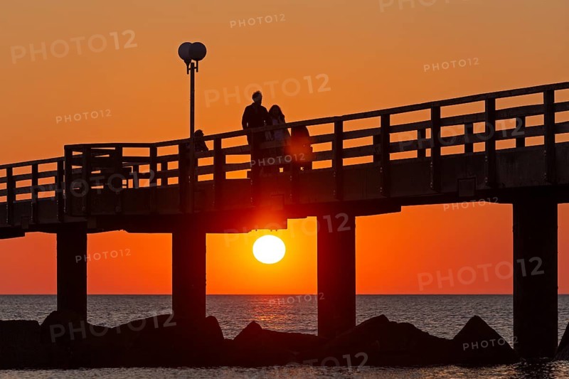 Sunset, silhouettes, pier, Baltic Sea, Wustrow, Darß, Mecklenburg-Vorpommern, Germany, Europe