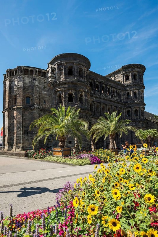 Porta Nigra, Roman city gate, UNESCO World Heritage Site, Trier, Rhineland-Palatinate, Germany, Europe