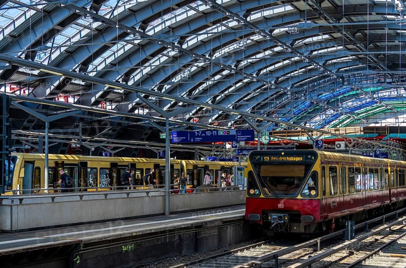 S-Bahn, platform and construction work at Berlin Ostbahnhof, Friedrichshain, Berlin, Germany, Europe
