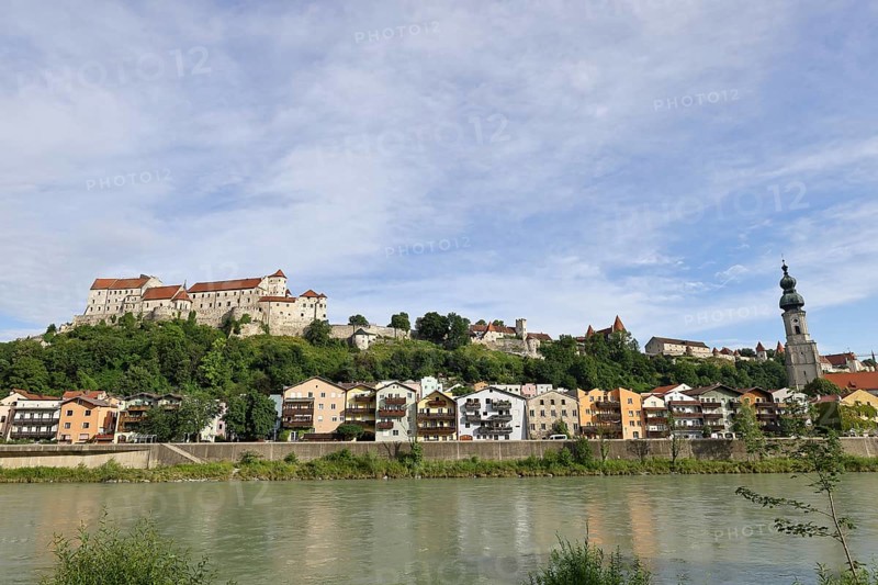 Panorama of the old town with river Salzach and castle, Burghausen, district of Altötting, Upper Bavaria, Germany, Europe
