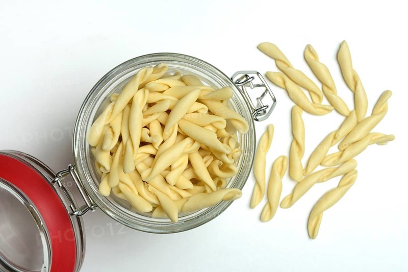 Strozzapreti, Italian pasta in glass containers, Italy, Europe