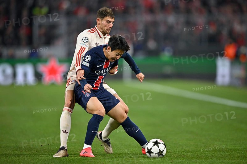 tackle, action, foul, Leon Goretzka FC Bayern München FCB (08) v Kang-in Lee FC Paris Saint-Germain PSG (19) Champions League, Allianz Arena, Munich, Bayern, Germany, Europe