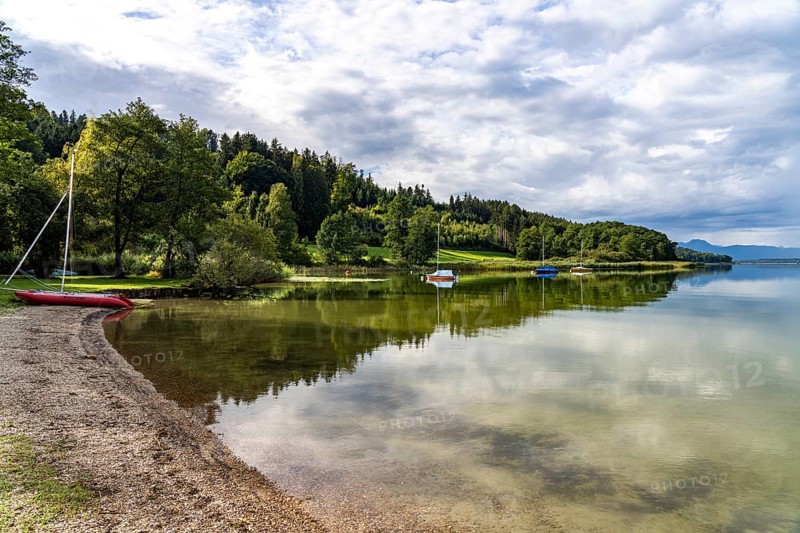 Beach on Lake Simssee near Bad Endorf, Bavaria, Germany, Europe