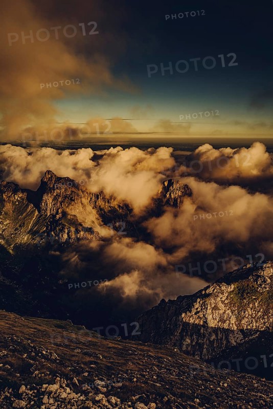 Sunrise hike on the Hochplatte in the Ammergau Alps, Ammergebirge in the Allgäu, Bavaria, Germany, Europe