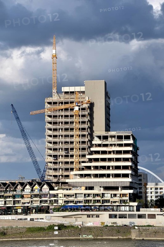 The Lufthansa high-rise (headquarters of the German airline until 2007) on the banks of the Rhine in Deutz becomes MaxCologne, renovation until 2012, Cologne, North Rhine-Westphalia, Germany, Europe