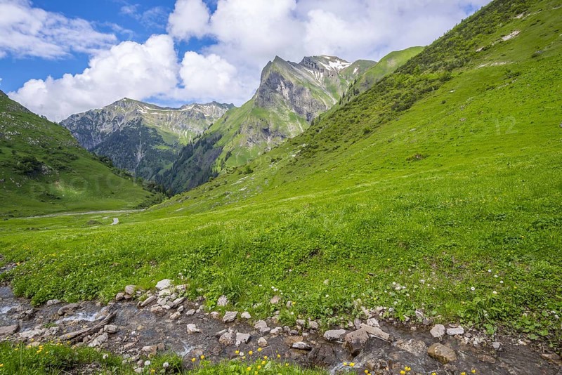 Himmelhorn, 2111m, with its south face, the Rädlergrat and Schneck foresummit, 2259m, Allgäu Alps, Oberallgäu, Bavaria, Germany, Europe