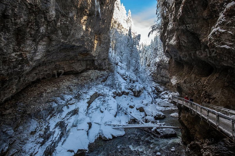Winter, snowy landscape, river Breitach and hiking trail through the Breitachklamm gorge near Oberstdorf, Oberallgäu, Allgäu, Bavaria, Germany, Europe