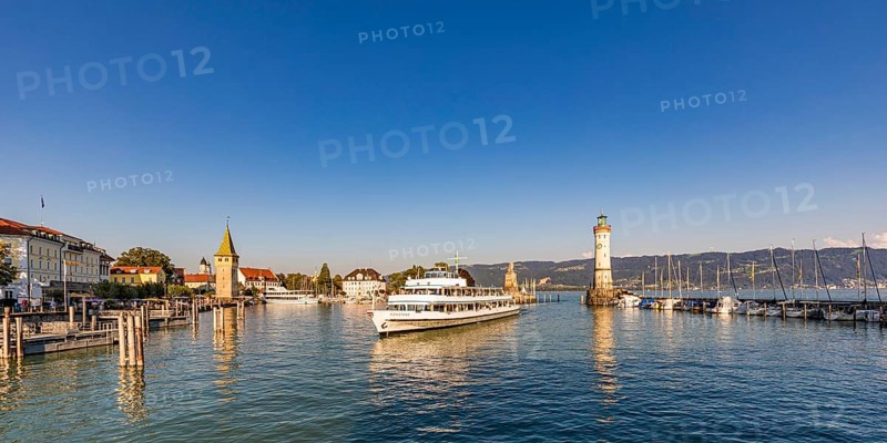 Harbour with the Hotel Bayerischer Hof, man tower, excursion steamer and the lighthouse, Lindau Island, Lindau, Lake Constance, Bavaria, Germany, Europe
