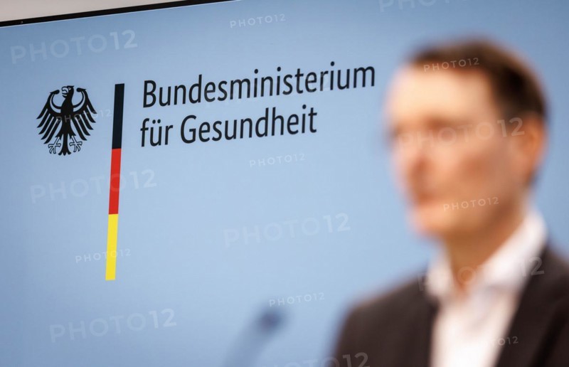 Prof Karl Lauterbach (SPD), Federal Minister of Health, at a press conference on the talks with representatives of the leading municipal associations and association leaders from the healthcare system in Berlin, 11.04.2024