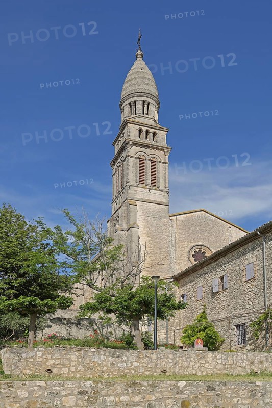 Baroque church Notre-Dame de Beauregard, Orgon, Alpilles, Alpilles, Bouches-du-Rhône, Provence, France, Europe