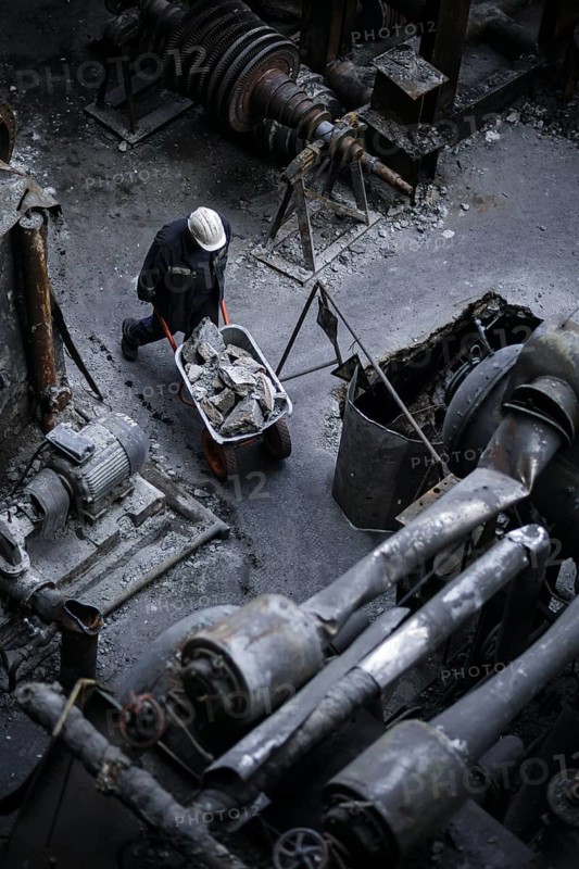 Annalena Bärbock (Alliance 90/The Greens), Federal Foreign Minister, visits a power plant destroyed in a missile attack. Ukraine, 21.05.2024. Photographed on behalf of the Federal Foreign Office