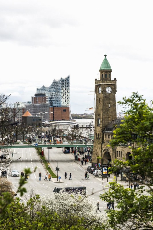 St. Pauli Landungsbrücken with the pier tower and the Elbe, Elbe Philharmonic Hall in the background, Hamburg, Germany, Europe