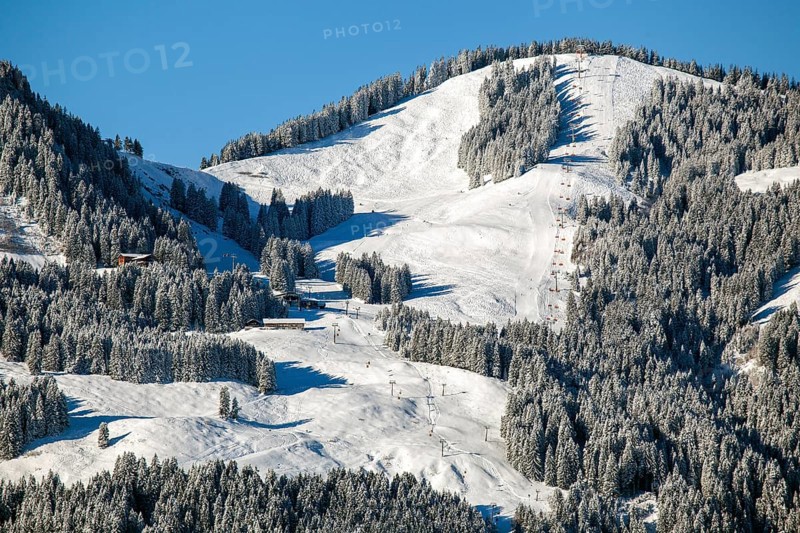 Snow-covered winter landscape, view of the skiing area at Bolsterlanger Horn, Bolsterlang, Illertal, Oberallgäu, Allgäu, Bavaria, Germany, Europe