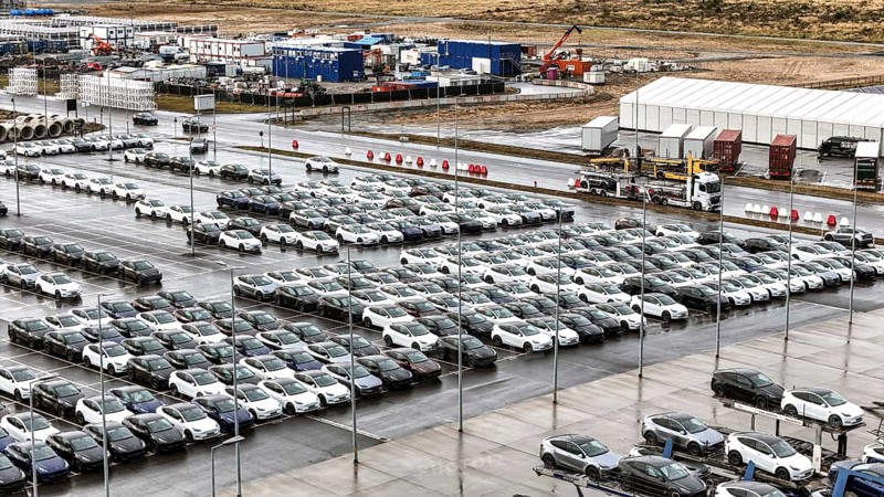 Tesla Y new cars parked in a car park at the Tesla Giga Factory, Grünheide, 25.09.2024., Grünheide, Brandenburg, Germany, Europe