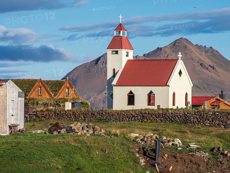 Mödrudalur farm and guesthouse, church, northwest of Egilsstadir, Iceland, Europe