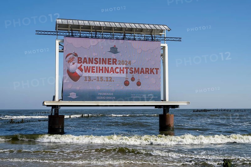Bansin Christmas market, information board in the sea, canvas, Heringsdorf, Usedom Island, Baltic Sea, Mecklenburg-Western Pomerania, Germany, Europe