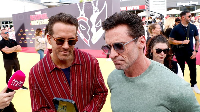 Ryan Reynolds and Hugh Jackmann at the Deadpool Wolverine fan event at Uber Platz in Berlin on 7 July 2024