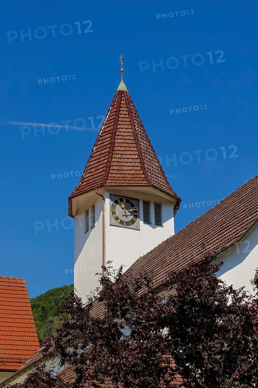 Church of the Redeemer, church building, Protestant church, place of worship, sacred building, at the foot of the Swabian Alb, church tower, clock, Unterhausen, Lichtenstein, district of Reutlingen, Baden-Württemberg, Germany, Europe