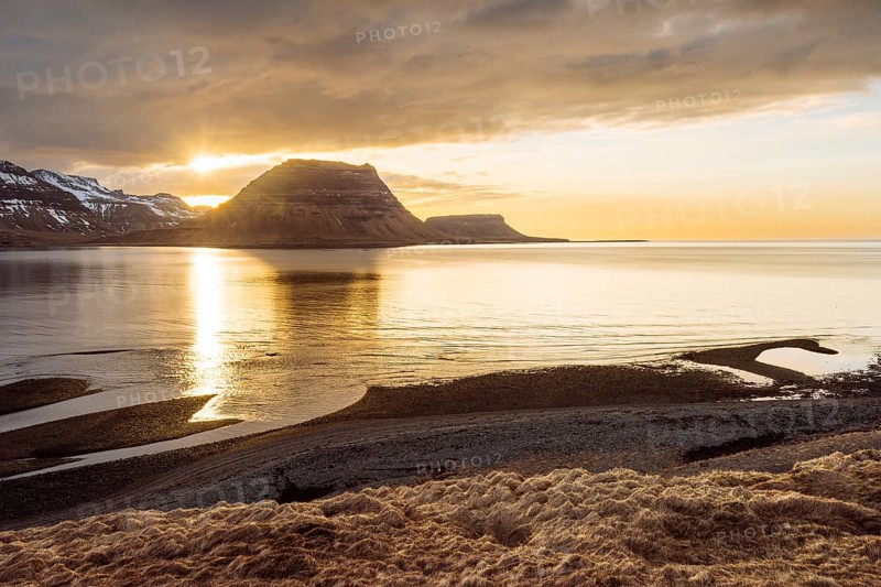 Sunset, Grundarfjörður, Kirkjufell, Snæfellsnes peninsula or Snæfellsnes, Iceland, Europe
